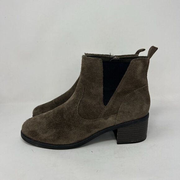 Clarks Womens Brown Leather Almond Toe Slip On Ankle Chelsea Boots Size 8.5 - Picture 2 of 8